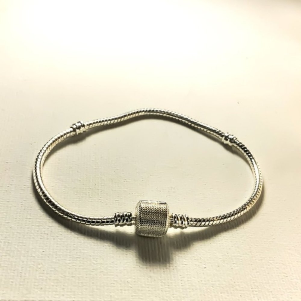 Charm bracelet